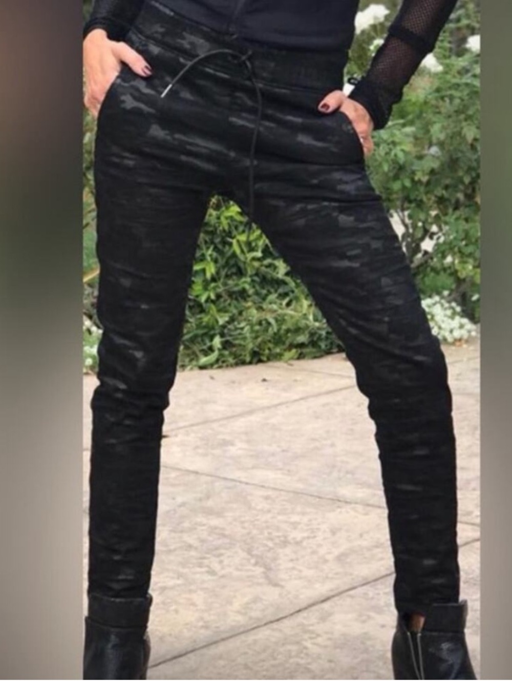 Bevy Flog Shely Black Camo‎ Pants Size 26